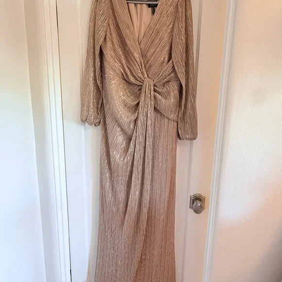 Adrianna Papell Shimmering Gold Long Sleeve Stunning Formal Dress - Picture 4 of 9